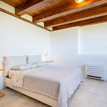 Sole Among The Junipers Villa