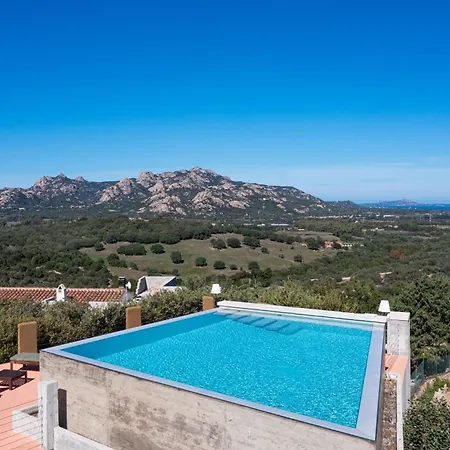 Sole Among The Junipers Villa